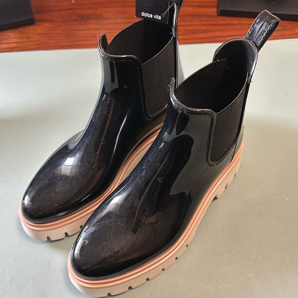 Dolce Vita rainboots, new!